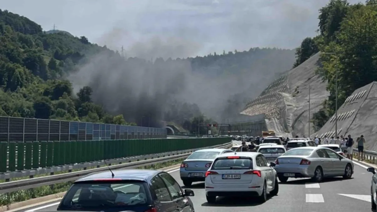 Iz Profesionalne vatrogasne brigade Kantona Sarajevo su kazali da su njihove ekipe na terenu i kako rade na gašenju požara.