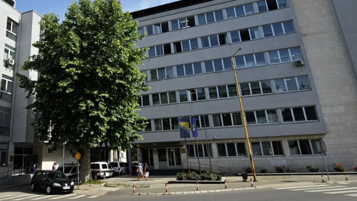 Nakon što sud razmotri prijedlog tužilaštva, bit će poznato hoće li Kahvedžić ostati u pritvoru.