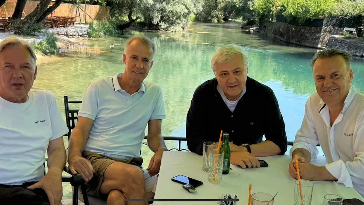 Pričalo se o Mostaru, Hercegovini, djetinjstvu, skokovima sa Starog, mirisu smokava i vremenu kada se znalo čiji je ključ bio ispod otirača