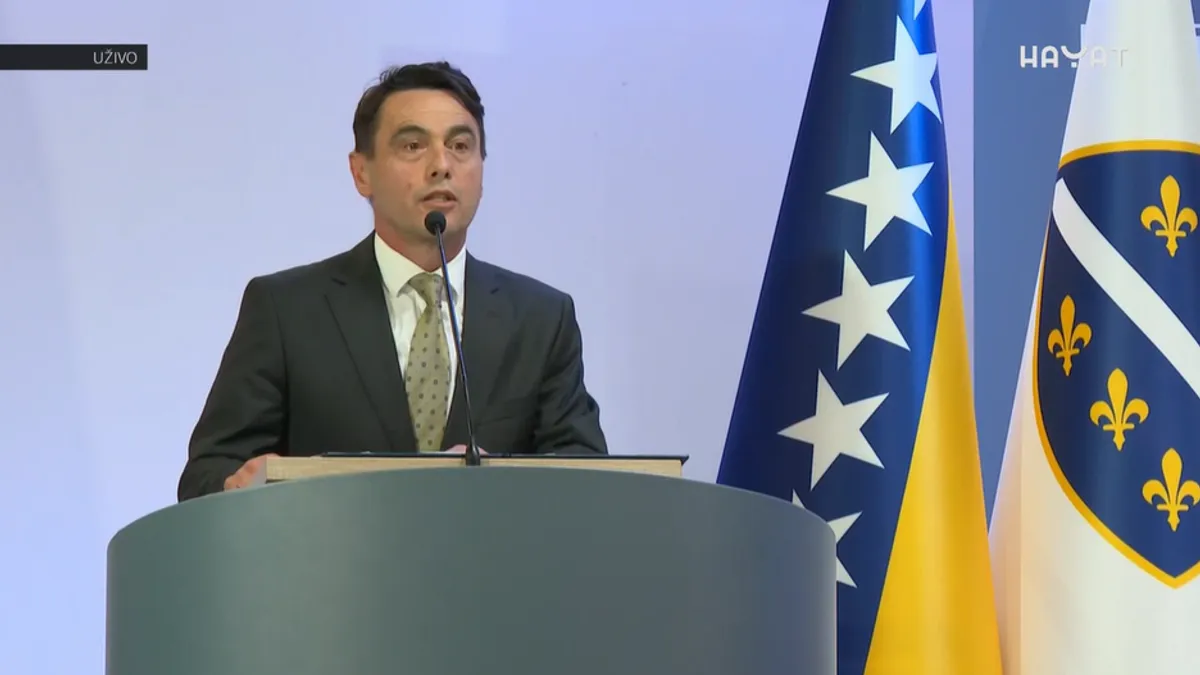 Kožljak u ime Bećirovića na komemoraciji: Amidža je primjerom pokazao da nikada ne treba da klečimo