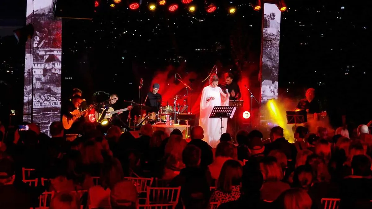 Svaka pjesma bila je putovanje kroz različite muzičke pejzaže, od autentičnih tonova sevdaha do melanholije fada...