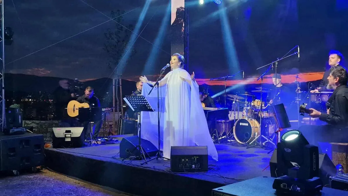 Maja Milinković oduševila publiku: Jedinstveni spoj fada i sevdalinke na Žutoj tabiji