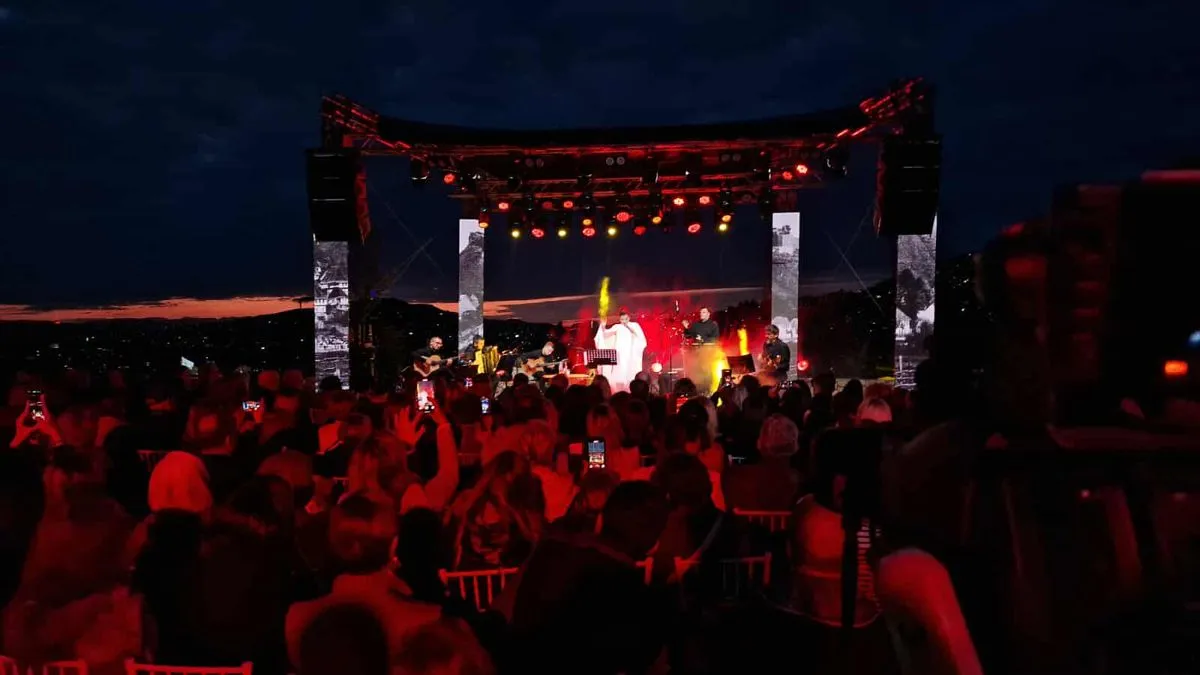 Svaka pjesma bila je putovanje kroz različite muzičke pejzaže, od autentičnih tonova sevdaha do melanholije fada...