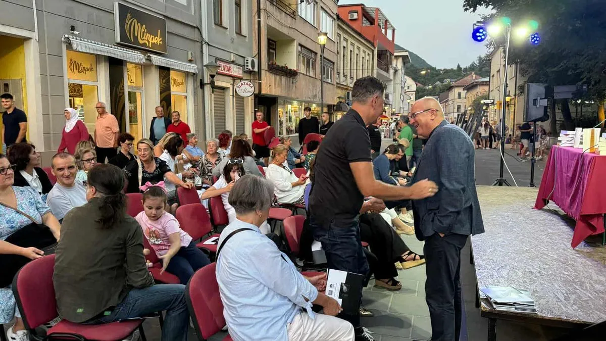 Kada me moj sin Harun počeo ozbiljno ispitivati o Bosni i našoj prošlosti, znao sam da više ne mogu odgovarati bajkama, kazao je Medenčević
