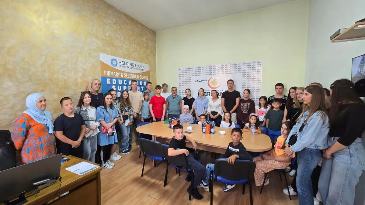 Učenici osnovnih škola dobili su godišnje stipendije u iznosu od po 700 KM, srednjoškolci po 850, a studentice po 1.000 KM