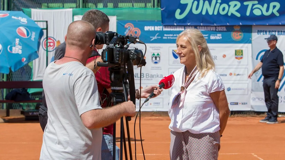 Svi mečevi odigrani su na teniskim terenima ‘CSR Koševo’ u ulici Patriotske lige bb u Sarajevu.