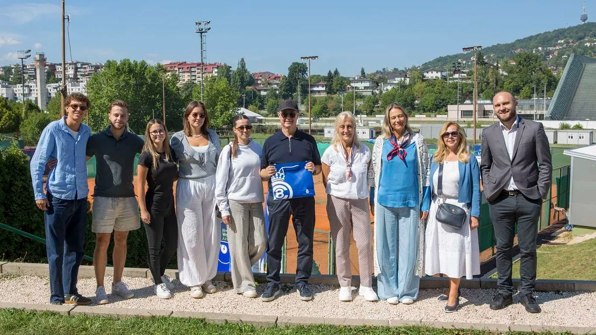 Svi mečevi odigrani su na teniskim terenima ‘CSR Koševo’ u ulici Patriotske lige bb u Sarajevu.