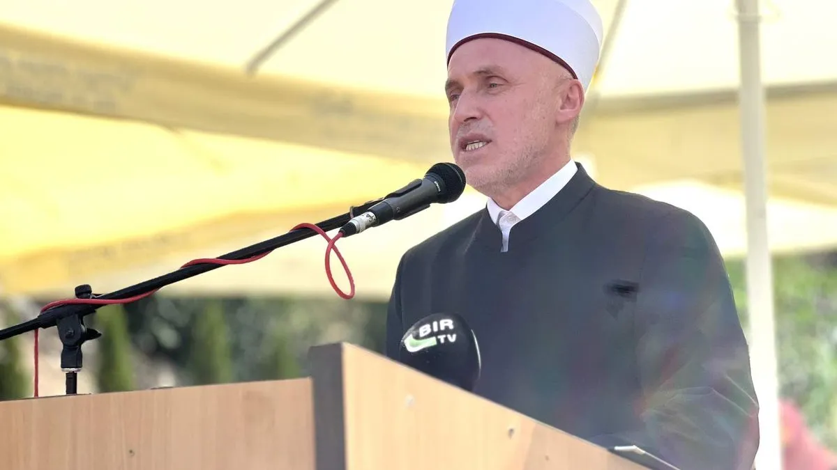 Svečano otvorena džamija u Oplećanima: Mjesto gdje se duše liječe i grijeh pred vratima ostavlja