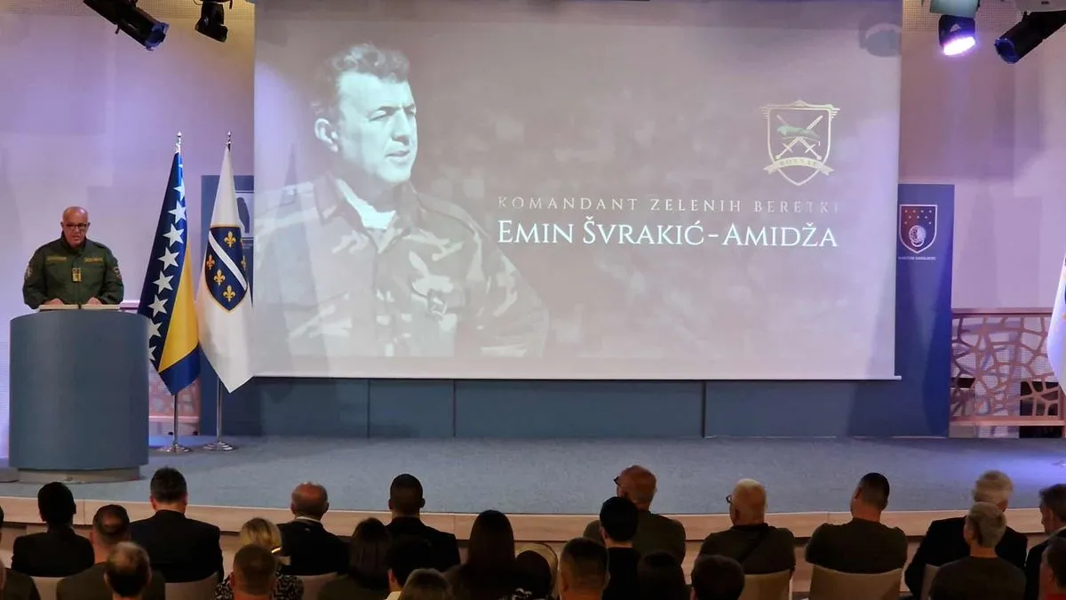 U ime svih nas patriota, sinova Bosne i Hercegovine, sinova našeg Amidže zahvaljujemo dragom Bogu što nam je podario ovakvog lidera, vođu, komandanta, čovjeka ...