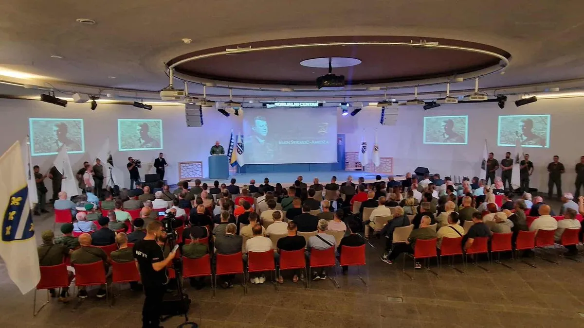 U ime svih nas patriota, sinova Bosne i Hercegovine, sinova našeg Amidže zahvaljujemo dragom Bogu što nam je podario ovakvog lidera, vođu, komandanta, čovjeka ...