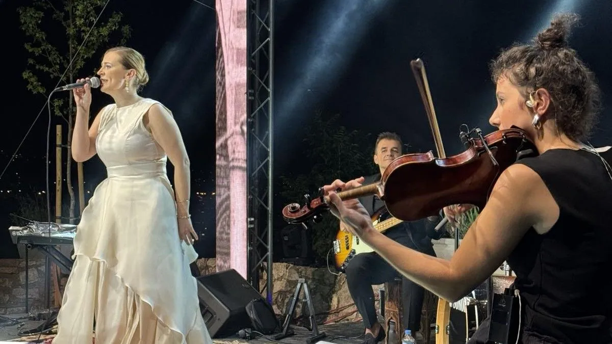 Sevdah u svom najsjajnijem ruhu: Naida Kraljić ponovo oduševila Sarajevo