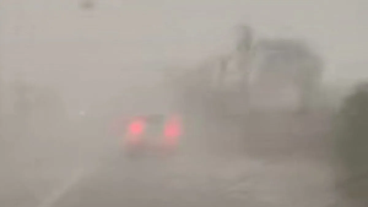 Na području Podstrane udar munje u Perun izazvao je požar, ali srećom ga je kiša brzo ugasila.