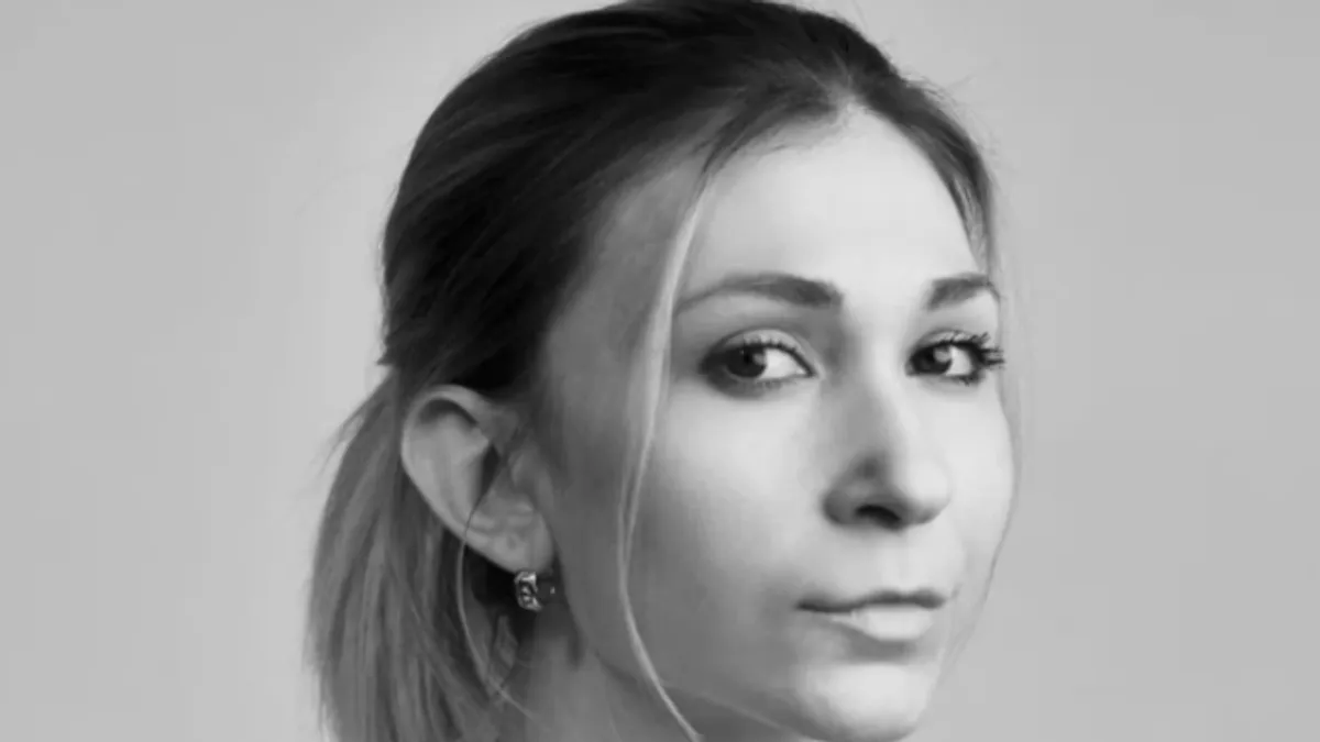U maju ove godine, ukrajinski parlament je predsedniku Volodimiru Zelenskom uputio molbu da posthumno odlikuje Roščinu titulom „Heroina Ukrajine“. 