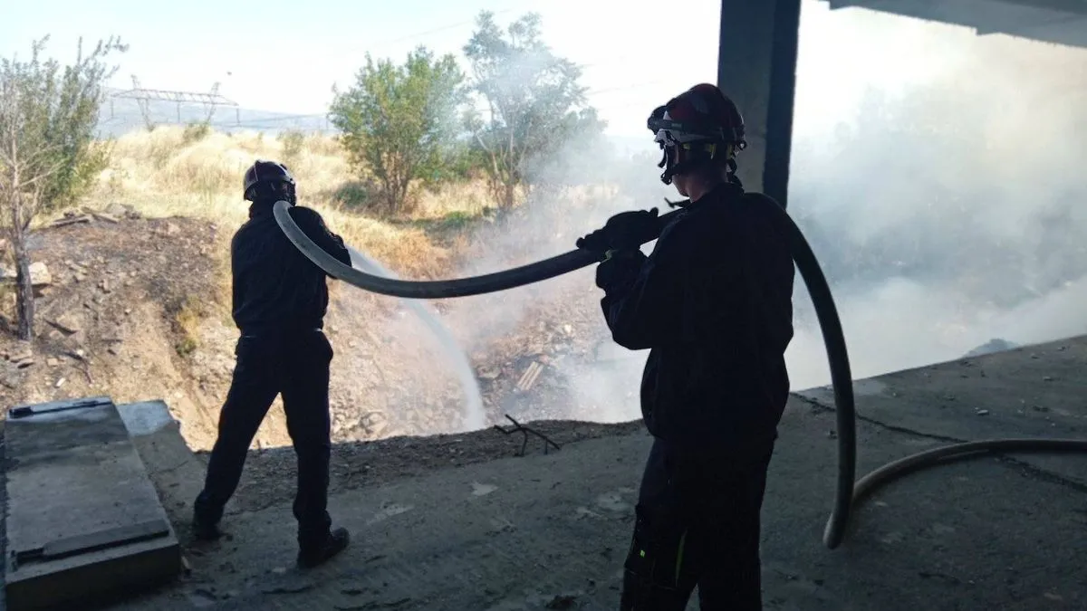 Nadležne službe upozoravaju građane da budu izuzetno oprezni, posebno zbog visokih temperatura i vjetra.
