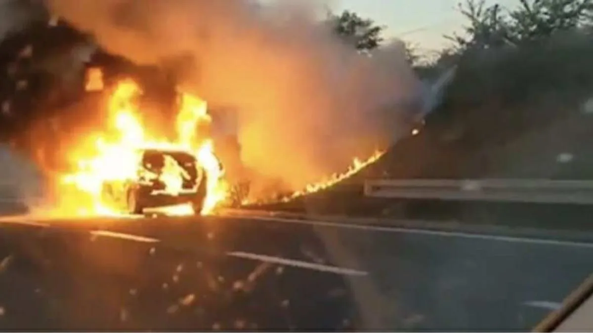 Djevojke su potom, kako Konstantinova sestra navodi, izašle iz auta, a on je iz gepeka pobacao kofere pored puta.