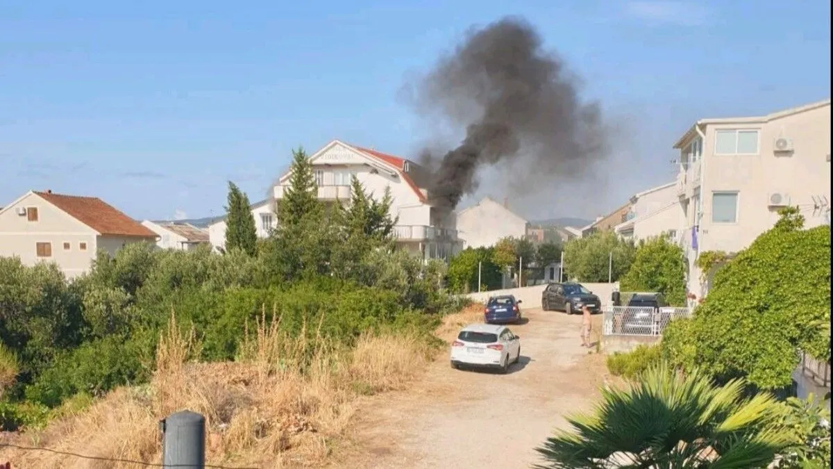 On je spasio staricu i jos nekoliko osoba od gušenja tokom požara u kući u Orebić
