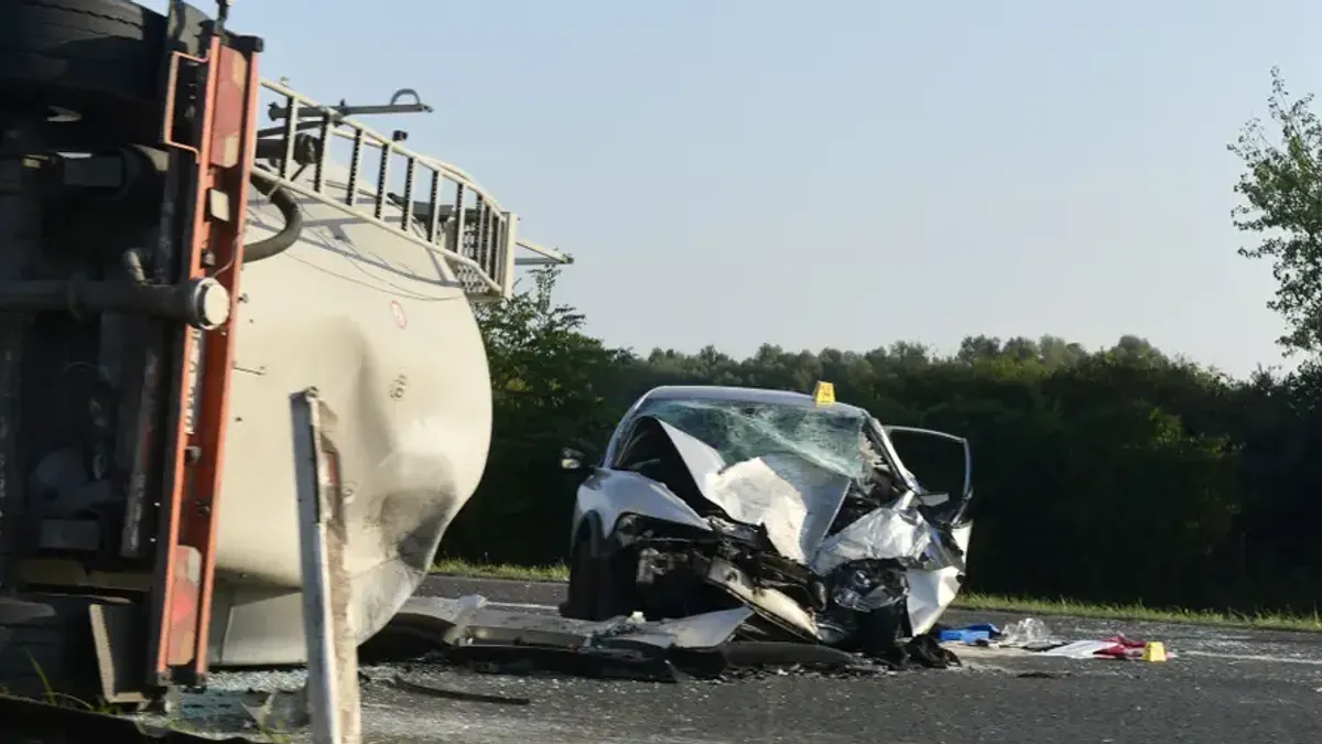 Sve je počelo kad je u noći vozač (31) cisterne iz BiH naletio na automobil zagrebačkih tablica