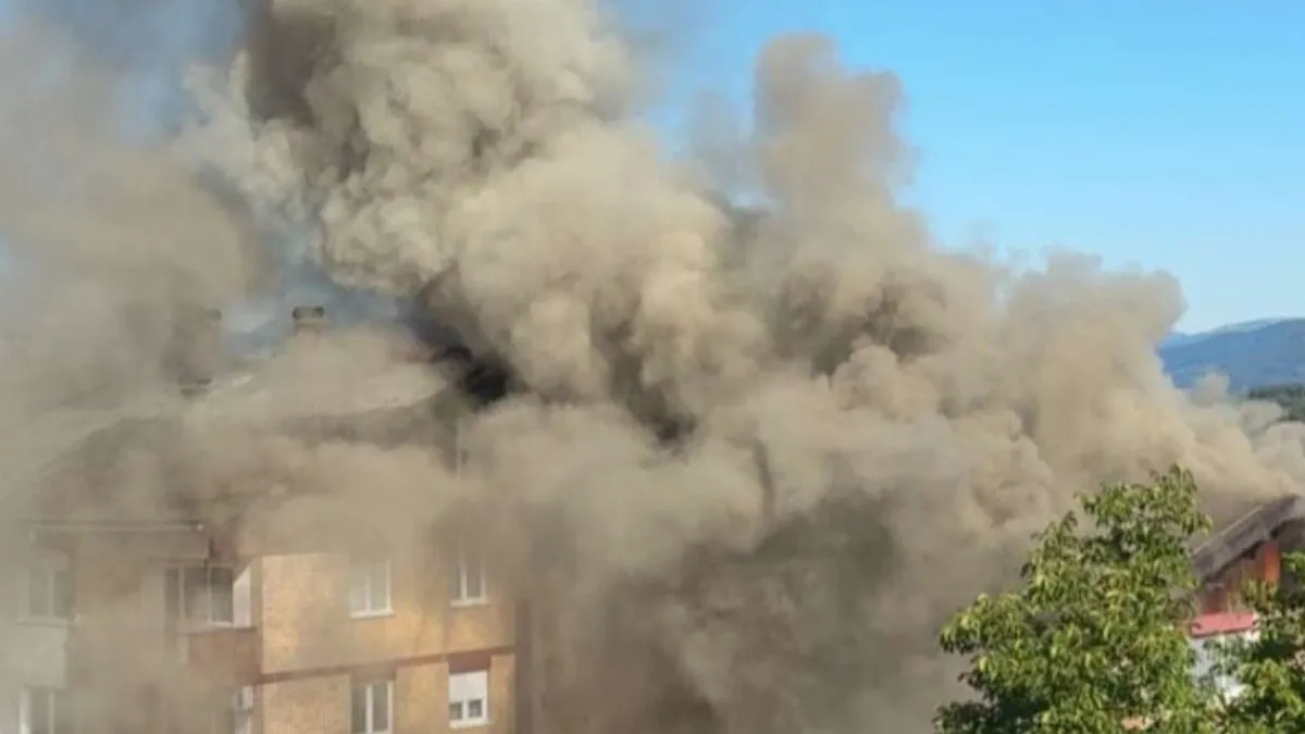 Gori zgrada u bh. gradu: Vatrogasci se bore sa velikim požarom