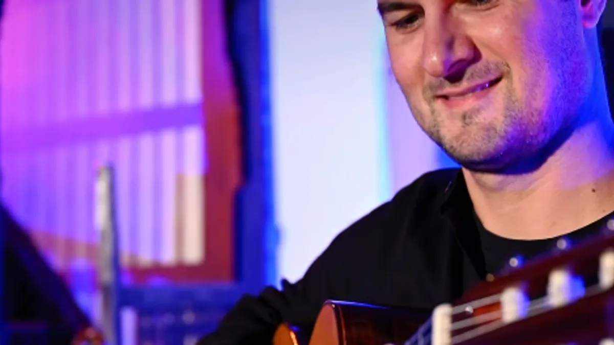 Posebnu čar večeri dali su aranžmani u kojima se sevdah prepliće s melosom španske tradicionalne muzike.