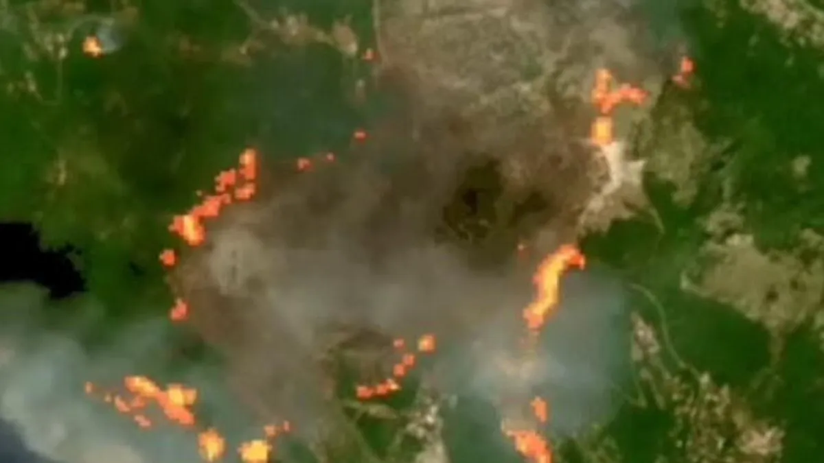 Vatrogasci su radili na četiri lokacije istovremeno, često bez odmora.