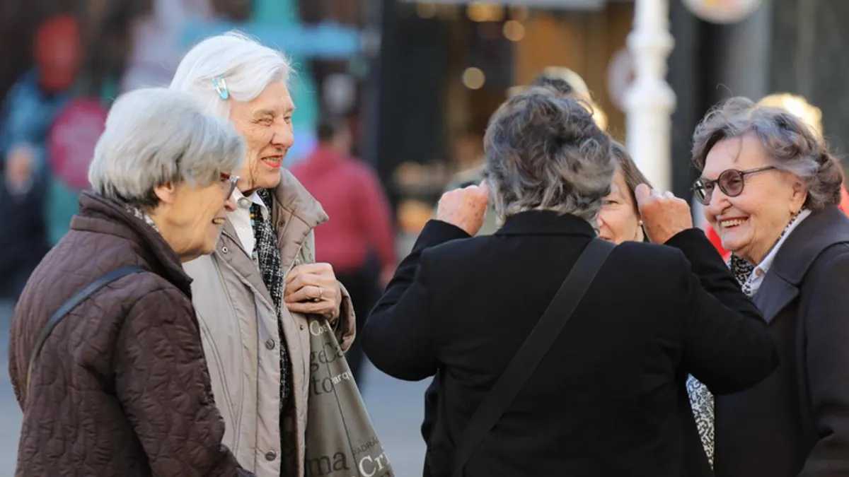 Radi se o kategoriji građana čija su primanja često niža i od minimalne penzije, što ovu odluku čini još sramnijom i neprihvatljivijom