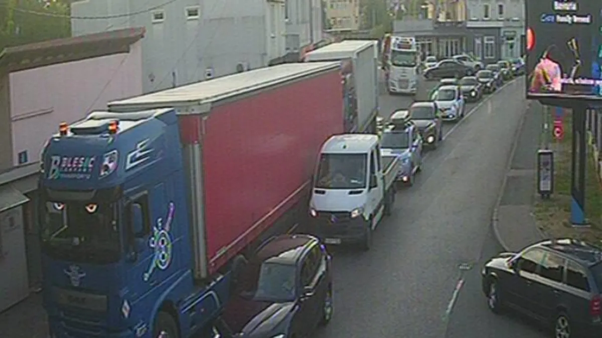 Povećana je opasnost od odrona na dionicama koje vode kroz usjeke.