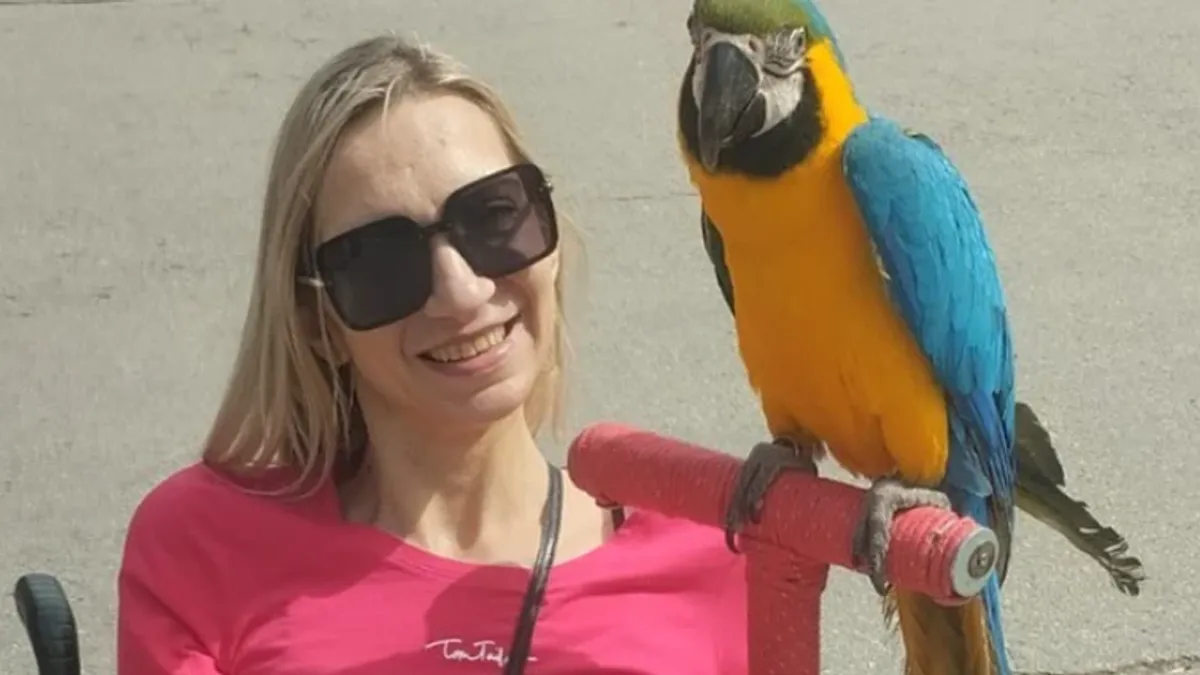 Udruženje Pomozi.ba pokrenulo je apel za liječenje Alme Sejdić koja ima 36 godina i stopostotni je invalid. Za nju je u funkciju stavljen humanitarni broj 17042.