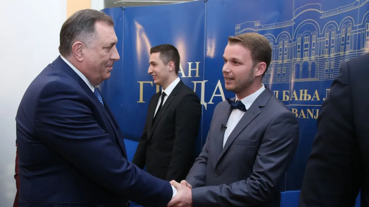 Nećemo graditi političku budućnost na tuđoj propasti.                  
