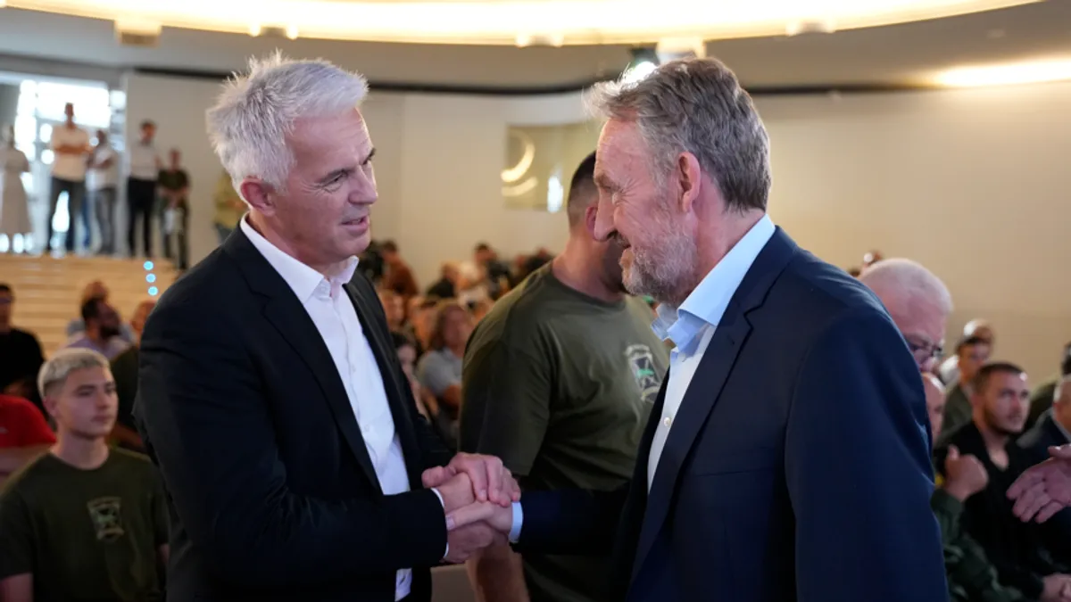 Iza nas je još jedan težak i bolan dan. Iza nas je dan u kojem smo na ahiret ispratili našeg hadži Emina Švrakića.