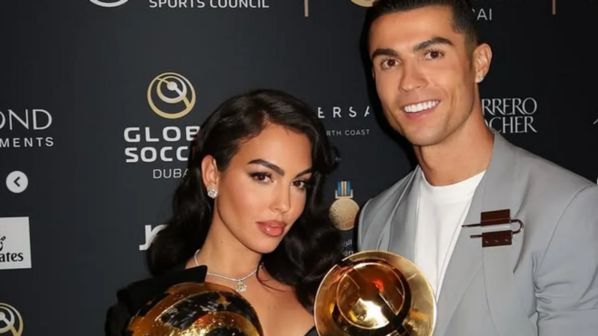 Oni su se upoznali 2016. godine, dok je ona radila kao prodavačica u dizajnerskoj trgovini Gucci u Madridu.