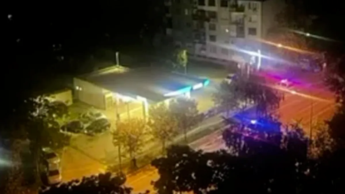 Obaviješten je tužilac, izvršen je uviđaj, a događaj je okvalifikovan kao krivično djelo Nasilničko ponašanje i Oštećenje tuđe stvari.