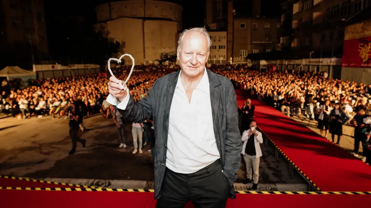 Publika ga poznaje po brojnim filmskim i televizijskim ulogama koje su obilježile savremenu kinematografiju.