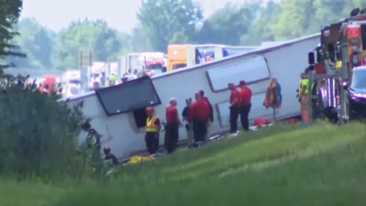 Tragedija se dogodila na autoputu I-90 u blizini gradića Pembroke, udaljenog oko 40 kilometara od Buffala.
