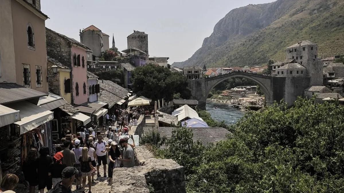 Poželjno je provesti dan na otvorenom, pri tome posvetiti pažnju primjerenom odijevanju