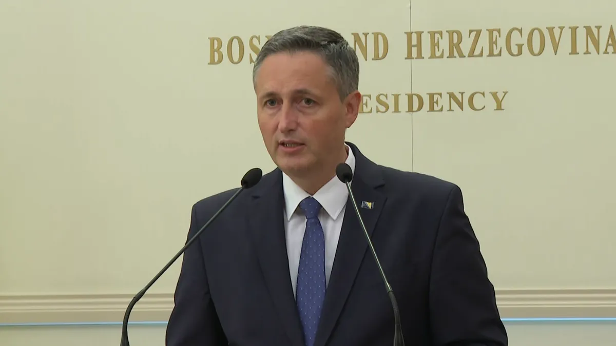 Za razliku od proruske politike čelnika RS moja politika je bila i ostala euro-atlantska, kazao je Bećirović