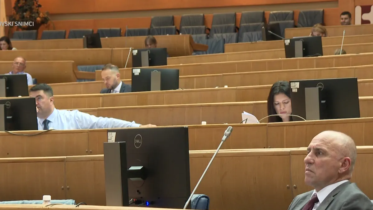 Ako bismo gledali unazad sjetit ćemo se da su ranije kadrovi SNSD-a, ministri finansija, osporavali finansiranje lokalnih i općih izbora upravo kroz usvajanje budžeta