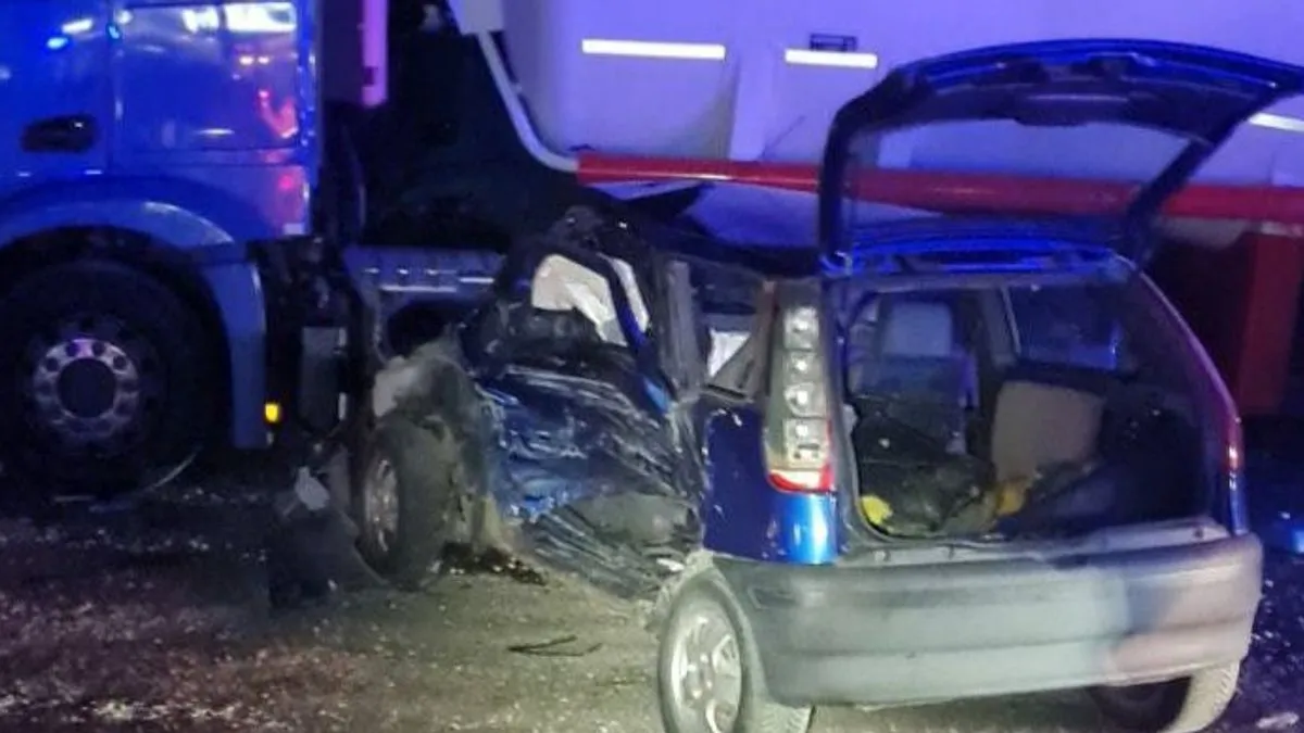 U saobraćajnoj nezgodi u kojoj je oštećeno i jedno parkirano teretno vozilo