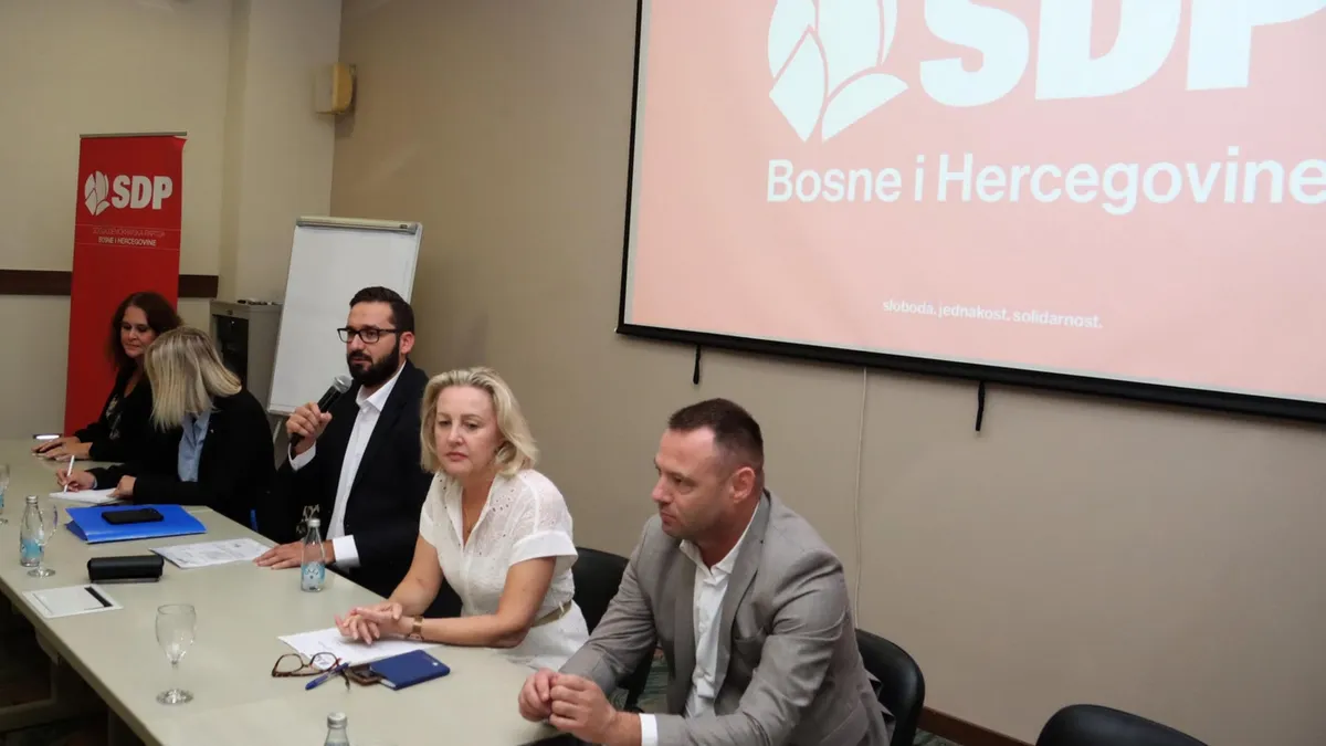 Za generalnog sekretara SDP BiH izabran je Edis Dervišagić, za političkog direktora izabran je Nerin Dizdar, dok je poslovni direktor Elvir Karajbić
