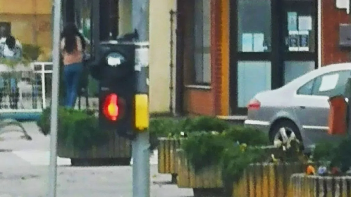 Pozvana je policija koja je odmah stigla na mjesto incidenta