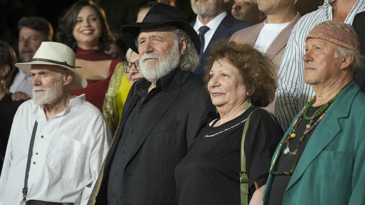 U četiri selekcije – igranog, dokumentarnog, kratkog i studentskog filma – 16 ostvarenja imat će svjetsku premijeru