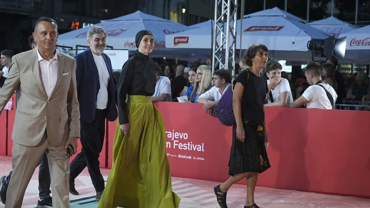 U četiri selekcije – igranog, dokumentarnog, kratkog i studentskog filma – 16 ostvarenja imat će svjetsku premijeru