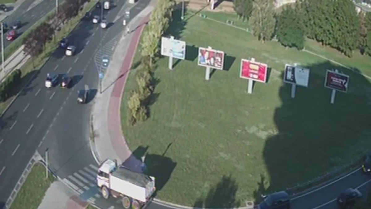 Iz saobraćajnih službi ponovo apeliraju na vozače da budu strpljivi, prilagode vožnju uslovima na cesti i poštuju saobraćajne propise.