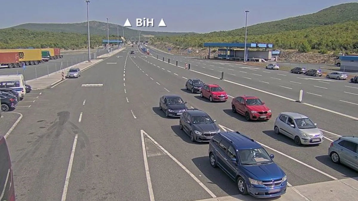 Teretni saobraćaj na Šepku je dozvoljen u određenim terminima, dok vikendom prelazak moguć samo u noćnom terminu.