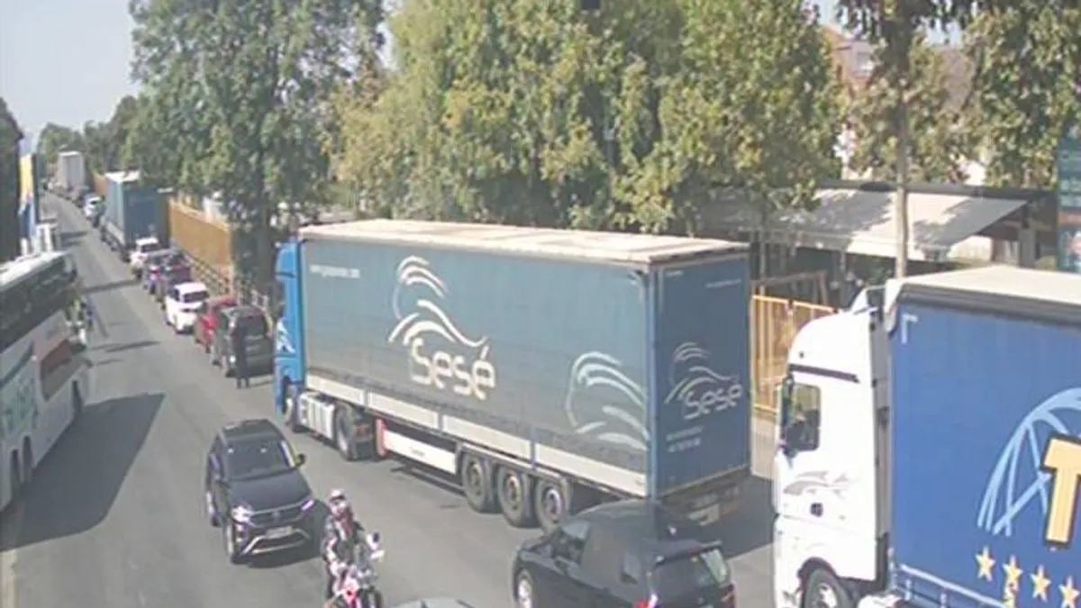 Teretni saobraćaj na Šepku je dozvoljen u određenim terminima, dok vikendom prelazak moguć samo u noćnom terminu.