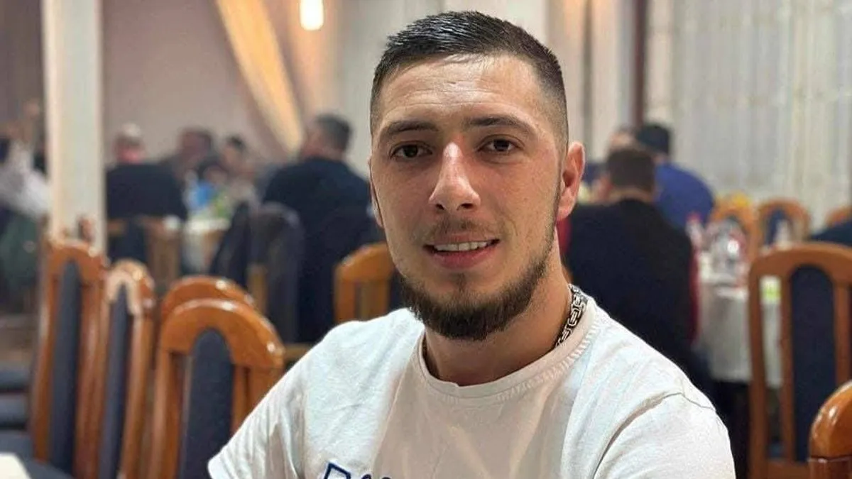 Dok porodica Nuhanović oplakuje svoje dijete i priprema dženazu, prijatelji i poznanici Vejsila Halilovića ga brane na društvenim mrežama.