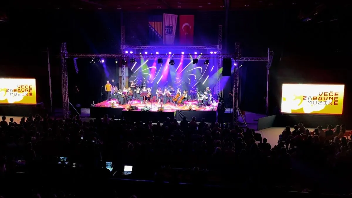 Emocija, kvalitet 14 mladih pjevača biti će presudna. Šest članova žirija i publika kao sedmi biraju najboljeg.