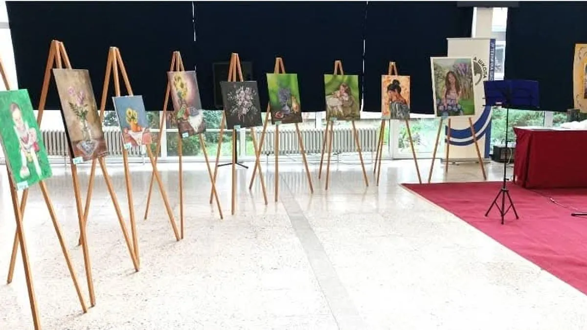 Već sa 17 godina imala je prvu izložbu koja je, kako kaže, bila prekretnica u njenom životu