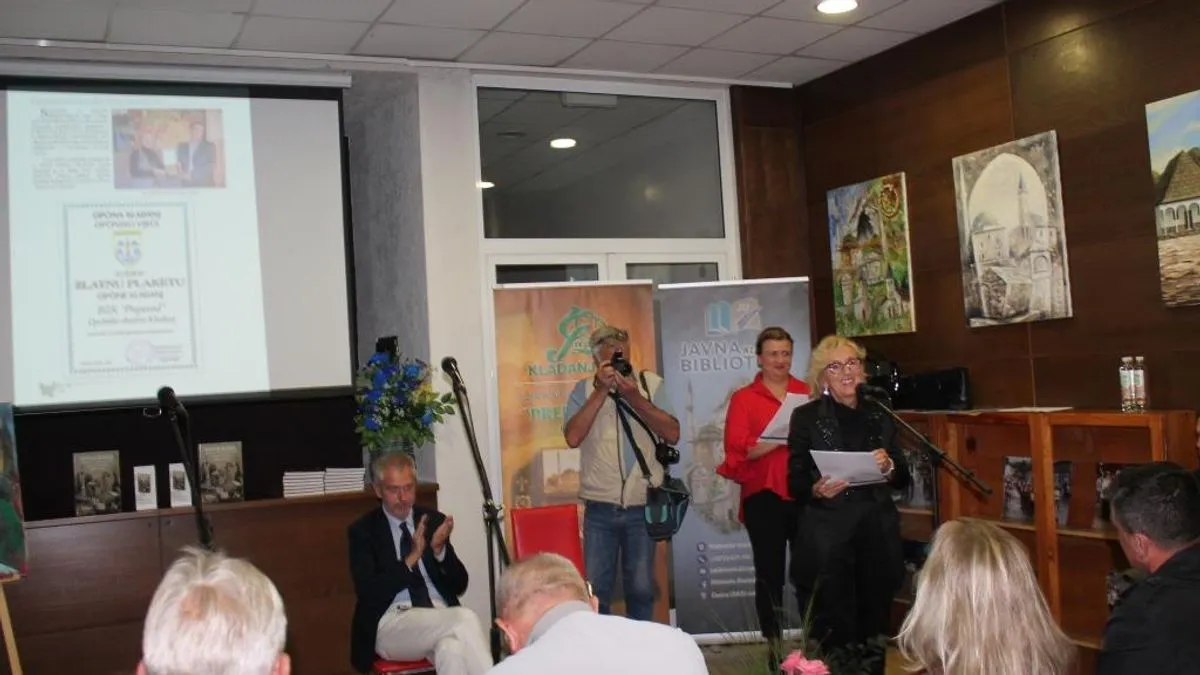 Bila je to večer u kojoj su riječi oživjele prošlost, a stranice knjige postale svjedoci jednog značajnog vremena