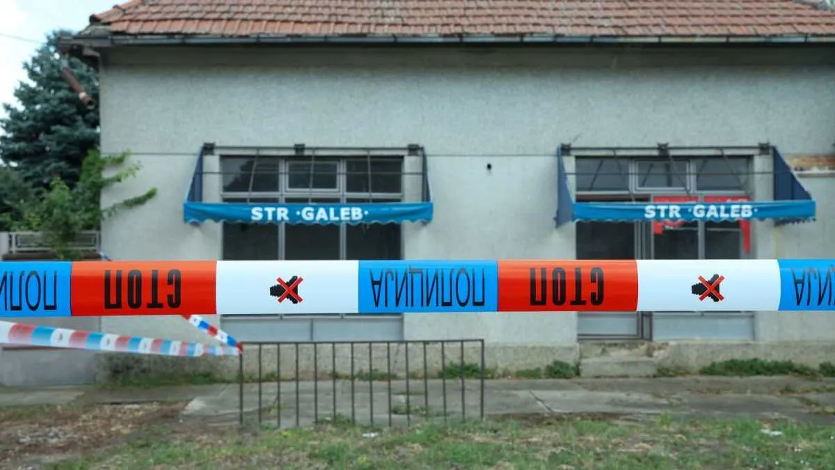 Na licu mjesta su policija i tužilac Višeg javnog tužioca u Pančevu, koji je naložio obdukciju koja će utvrditi tačan uzrok smrti