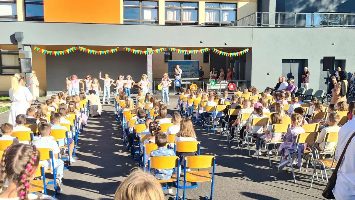 Općinski načelnik Migdad Hasanović sa saradnicima obišao je sve osnovne škole u Vogošći